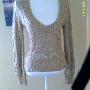 The limited sweater Deep scoop